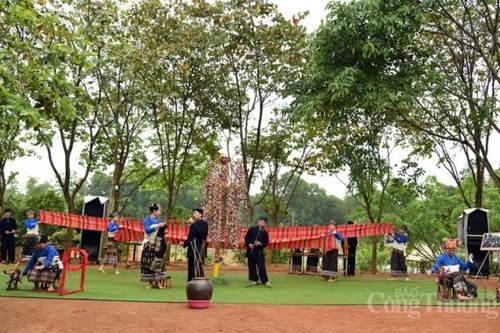 Kin Chiêng Boọc Mạy, nét sinh hoạt văn hóa nghệ thuật độc đáo