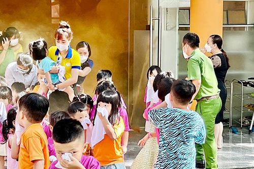 Trang bị kỹ năng thoát hiểm cho học sinh từ sớm