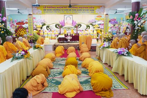 Ni giới Khất sĩ tưởng niệm Ni trưởng Huỳnh Liên, Đệ nhất Trưởng Ni giới Hệ phái