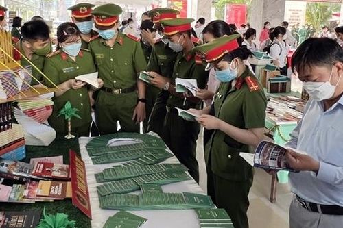 Khai mạc Ngày Sách và Văn hóa đọc Việt Nam năm 2022 tại Bến Tre