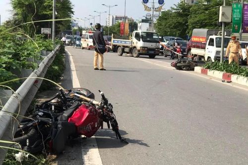 Hà Nội: Va chạm với xe SH, lái xe phân khối lớn tử vong