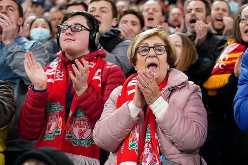 CĐV Liverpool san sẻ nỗi đau với Ronaldo