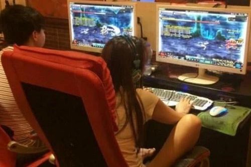 Cô gái bị cách ly 9 ngày trong tiệm Internet ở Trung Quốc