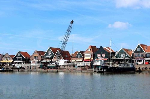 Mê mẩn với vẻ đẹp của những ngôi làng cổ tích ở Hà Lan