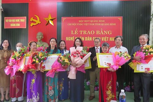 Vinh danh 6 nghệ nhân dân gian ở Quảng Bình