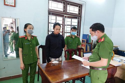 Bắt 'nữ quái' lừa đảo xin việc làm vào sân bay Đà Nẵng
