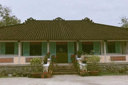 Về Long An chiêm ngưỡng công trình cổ Trăm cột mang kiến trúc nhà rường của xứ Huế