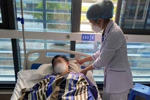 Hái nhầm lá ngón về xào ăn, 9 người phải cấp cứu