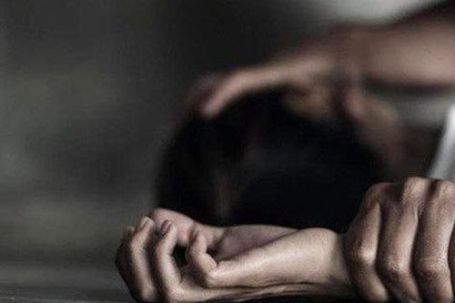 Bị khởi tố vì làm chuyện vợ chồng với bạn gái 14 tuổi