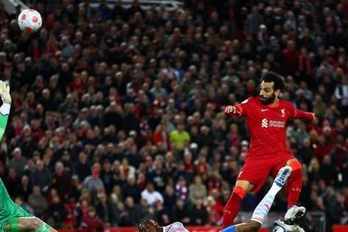 'Tam tấu' bùng nổ, Liverpool vùi dập MU không thương tiếc