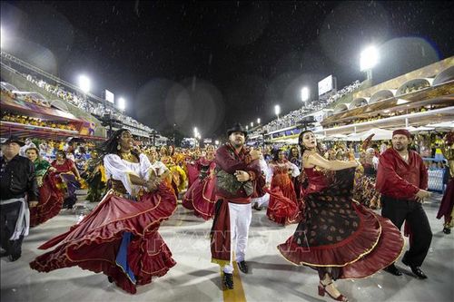 Brazil sẵn sàng rực rỡ trở lại với lễ hội hóa trang Rio Carnival