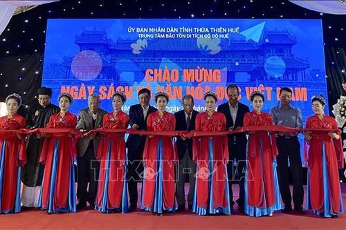 Giới thiệu những sách cổ, quý, từ các triều vua Nguyễn