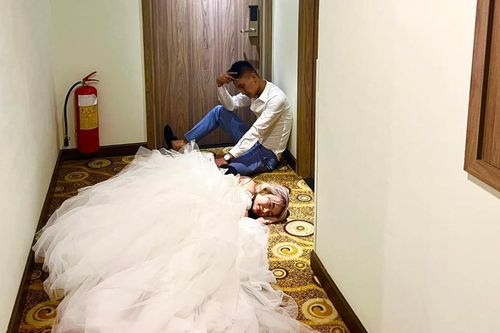 Mới khoe hậu trường chụp ảnh cưới, cặp đôi Vbiz đã 'gục ngã' sau màn 'lên đồ' gây sốt cõi mạng