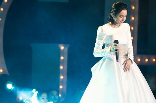 Bản cover cách đây 2 năm của Hiền Hồ bất ngờ 'sống lại' sau khi xin lỗi khán giả về ồn ào 'nương tựa'