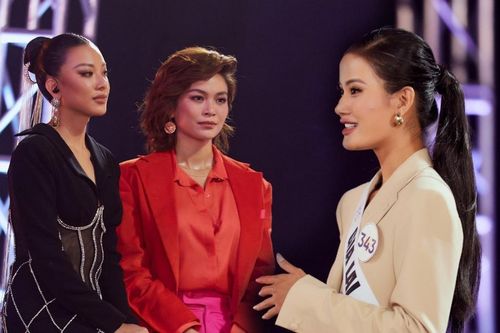 Dụ dỗ Hương Ly về đội, Kim Duyên tung chiêu: 'Em tới đây để chiến thắng hay là để tăng thêm tình chị em'