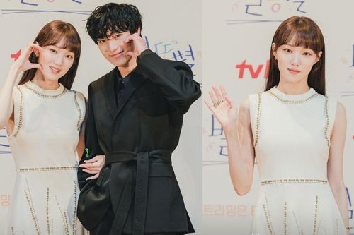 Lee Sung Kyung đẹp như gái 18, khoe đôi chân cực nuột bên cậu ấm Penthouse trong họp báo phim mới