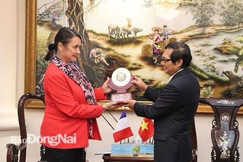 Lãnh đạo tỉnh tiếp Tổng lãnh sự Pháp tại TP.HCM