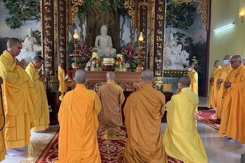 Lễ chú nguyện rót đồng đúc đại hồng chung tại chùa Đại Xuân