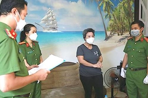 Nguyên Chủ tịch quận Liên Chiểu 'vấp ngã' vì túi quà như thế nào?