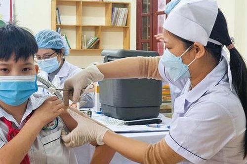 Hải Phòng ngày đầu tiêm chủng vaccine phòng COVID-19 cho trẻ dưới 12 tuổi