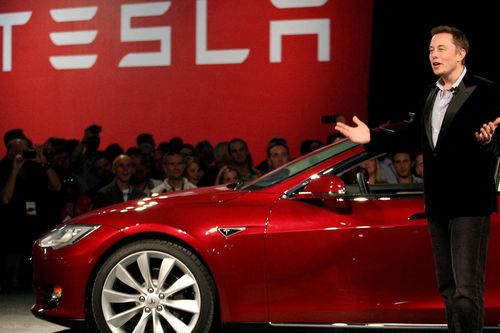 Tesla lãi kỷ lục