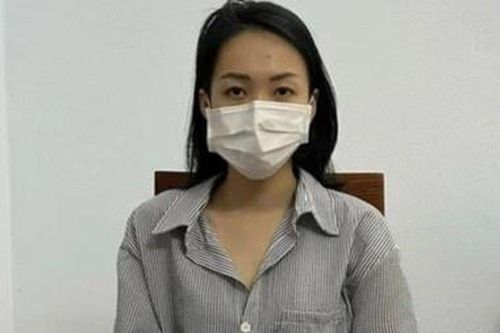 Người mẫu ảnh 8 lần trộm tiền bạn cùng phòng để trưng diện