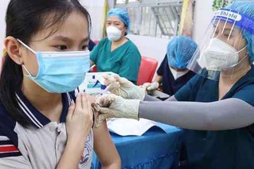 Hà Đông gặp vướng khi tiêm vaccine cho trẻ ở khối lớp 6