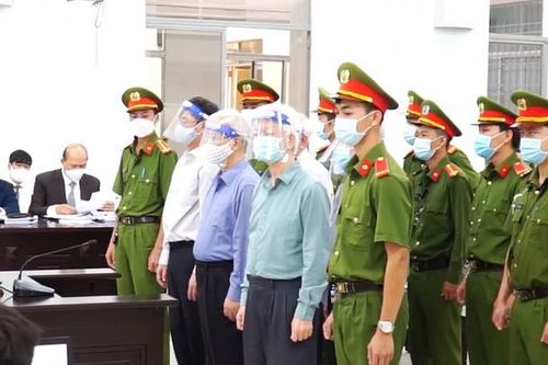 Mới nhận án tù, 2 cựu giám đốc sở của tỉnh Khánh Hòa tiếp tục bị đề nghị kỷ luật