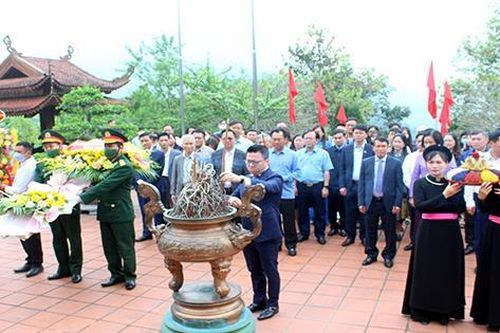 Hội Nhà báo Việt Nam về nguồn tại Thái Nguyên