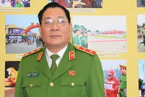 Khiển trách tướng Hồ Thanh Đình do liên quan đến giảm án cho Phan Sào Nam