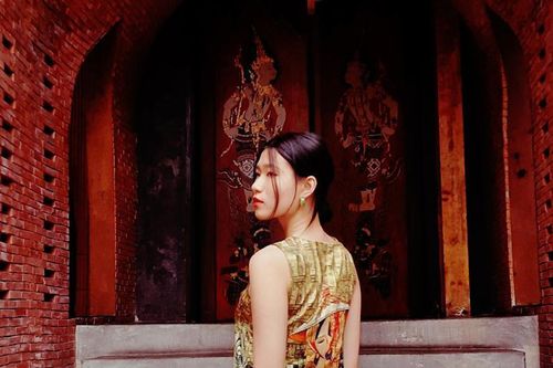 Hé lộ thí sinh thi hoa hậu ăn chay trường từ năm 16 tuổi, vẽ đẹp, chơi cờ vua giỏi