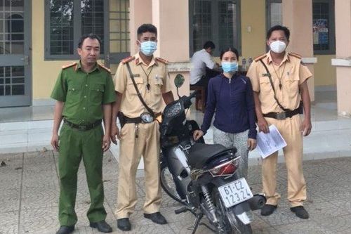 Tp.HCM: CSGT hỗ trợ người dân vây bắt đối tượng trộm xe máy