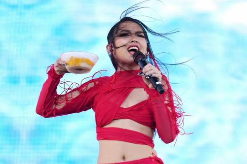 Hậu sân khấu của Milli tại Coachella 2022, Thủ tướng đề xuất xôi xoài vào di sản văn hóa Thái Lan