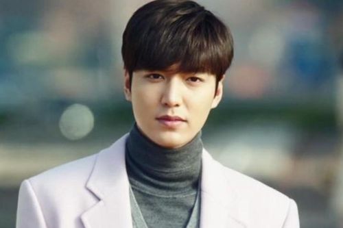 Hóa ra 'nam thần' Lee Min Ho từng tự nhận bản thân mình xấu, đặc biệt chỉ điểm 2 người đẹp trai nhất