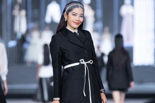 Màn thể hiện của Nam Em tại cuộc thi sắc đẹp khiến netizen tự hỏi: 'Đang đi thi hay đi ngao du vậy?