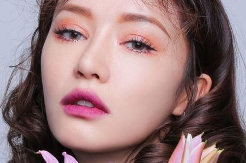 Phong cách trang điểm mắt - môi 'gây sốt'