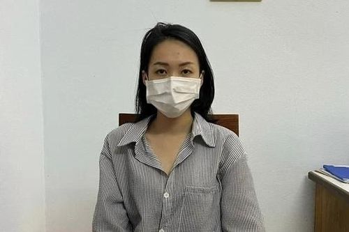 Người mẫu ảnh 8 lần trộm tiền bạn cùng phòng để trưng diện