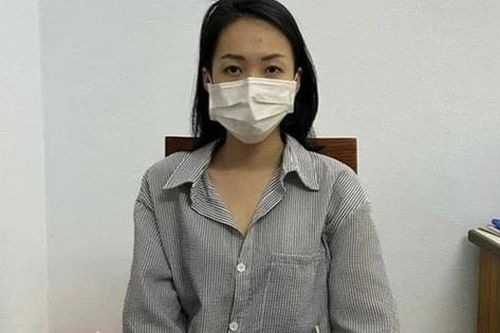 Người mẫu ảnh 9 lần rút trộm tiền của bạn cùng phòng để đi bar