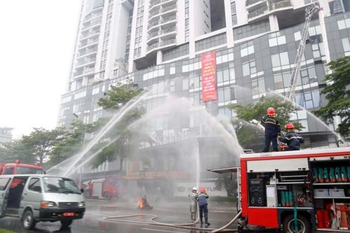 Vận động người dân tháo dỡ 'chuồng cọp', mở lối thoát nạn thứ 2 tại các hộ gia đình