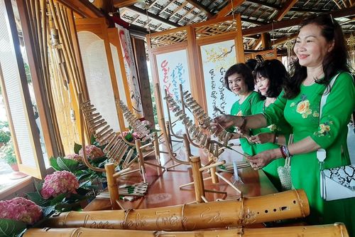 Gắn các hoạt động văn hóa với du lịch
