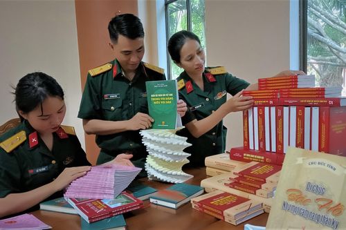 Bộ CHQS Gia Lai với Ngày Sách và Văn hóa đọc Việt Nam
