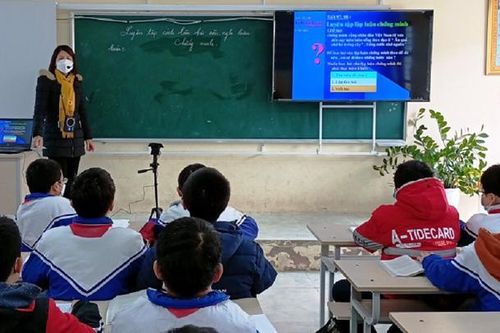 Dạy học trong bình thường mới: Còn mãi tình đồng nghiệp, nghĩa thầy trò