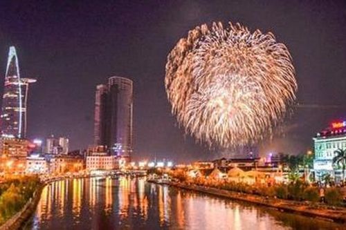 TP HCM bắn pháo hoa mừng lễ 30/4