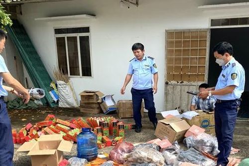 Cục quản lý thị trường Kon Tum tổ chức tiêu hủy hàng hóa vi phạm