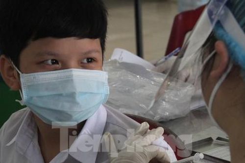 Hôm nay Đà Nẵng tiêm vắc xin cho trẻ 5-12 tuổi, ưu tiên lớp 6