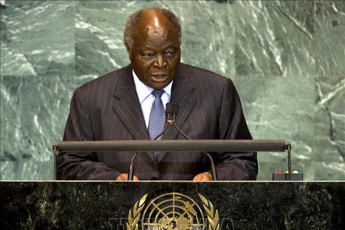Cựu Tổng thống Kenya Mwai Kibaki qua đời ở tuổi 90