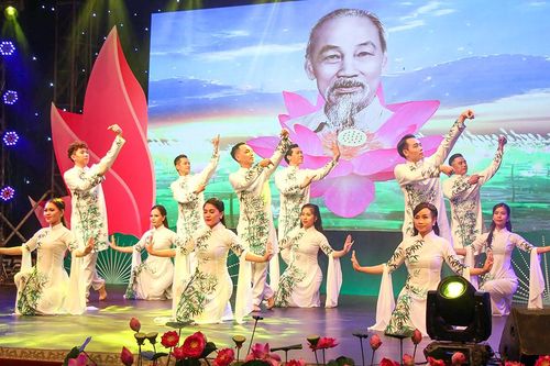 Đấu tranh với luận điệu xuyên tạc chiến thắng 30/4/1975