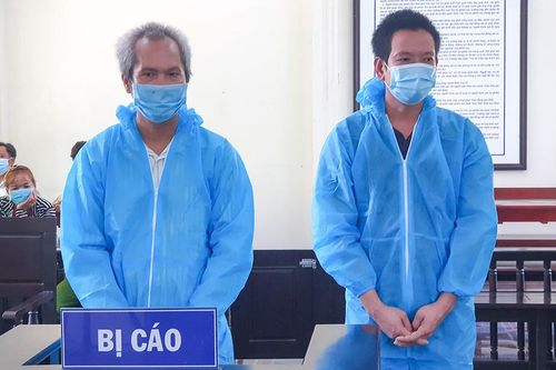 Bênh bạn, cùng vào tù