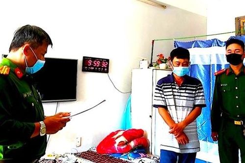 Cửa hàng trưởng 'ăn' hơn 151 tấn bột mì