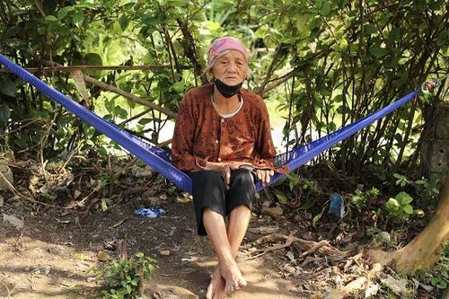 Chuyện kỳ bí về cụ bà sống trên đỉnh Hoành Sơn Quan